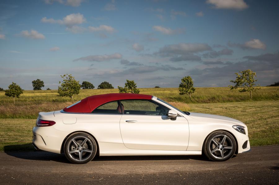  Mercedes-Benz C220 d AMG Line Cabriolet 2016 года  (UK) (фото 4 из 29)